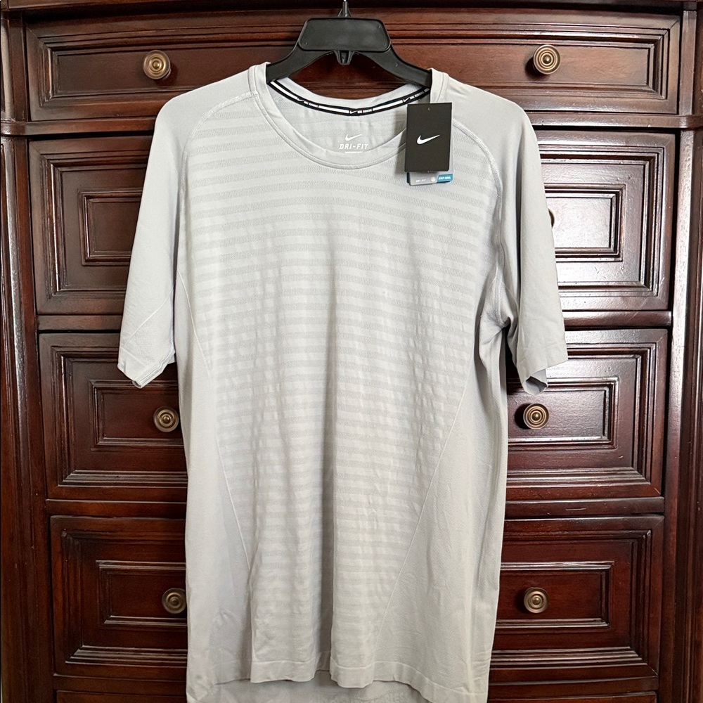 Nike Running Men's Light Gray Short Sleeve Dr-Fit Tee